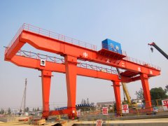 Outdoor double girder gantry crane lubrication Note