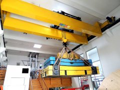 Intelligent anti-swing crane technology features